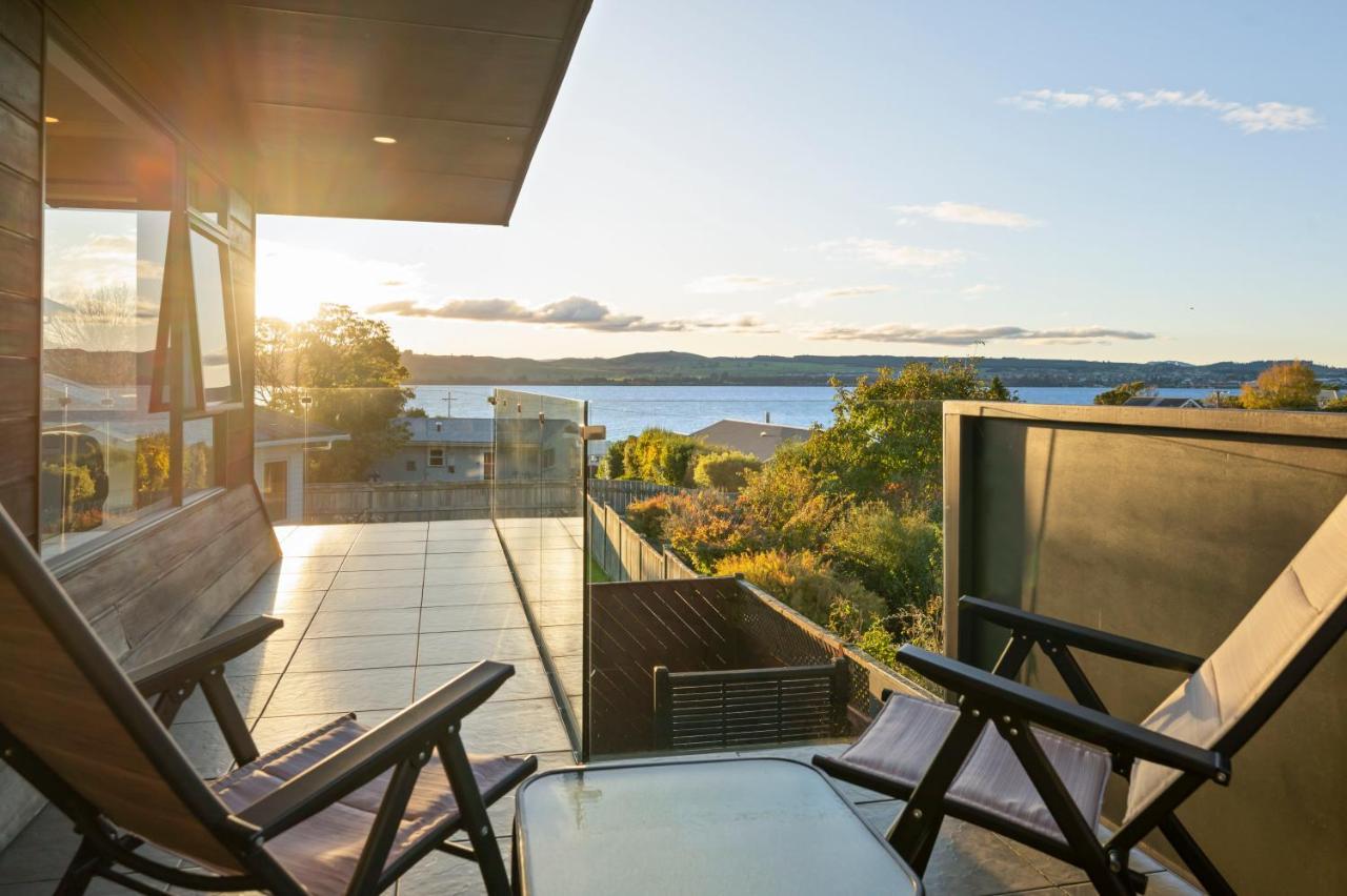Taupo Escape - Rainbow Point Holiday Home Exteriör bild